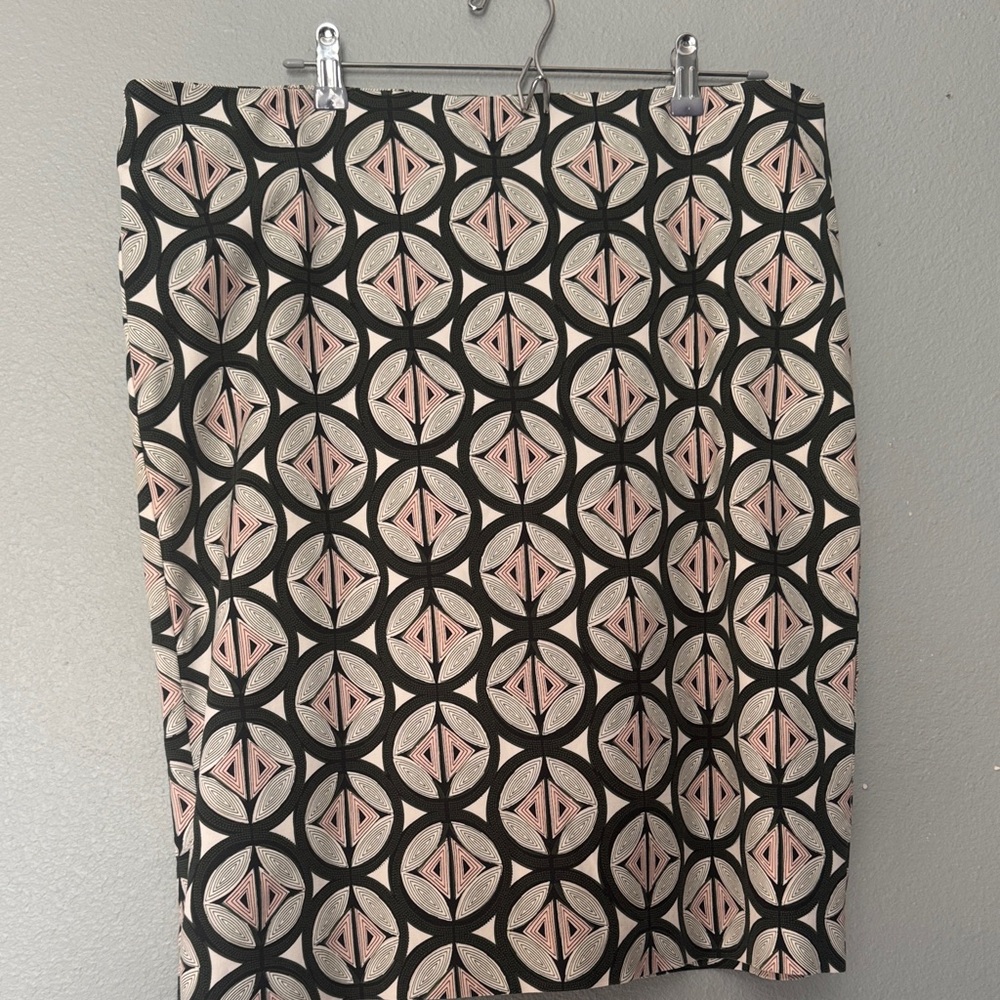 Ann Taylor Pink and Black Geometric Pencil Skirt